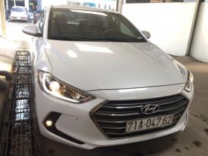 Bán Hyundai Elantra GLS 1.6AT màu trắng số tự động sản xuất T3/2018 mới 99%