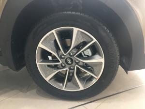 Hyundai I10-Hỗ trợ vay cao-Tặng trọn bộ phụ kiện 6 món chỉ duy nhất tại Hyundai Bình Dương