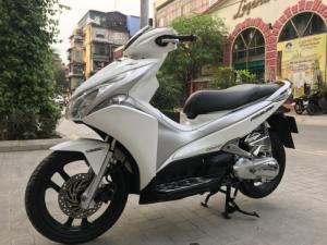 Bán xe honda Airblade màu trắng fi 2014 chính chủ gia đình sử dụng