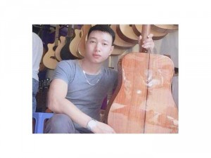 Đàn guitar. Sáo và ukulele
