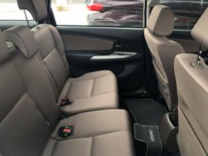 Toyota avanza 1.5g at màu vàng giao ngay