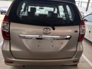 Toyota avanza 1.3 mt số sàn màu vàng giao ngay