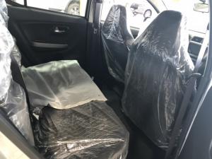 Toyota wigo 1.2a màu bạc nhập khẩu