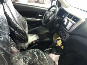 Toyota wigo 1.2a màu bạc nhập khẩu