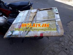kính chắn gió komatsu pc58