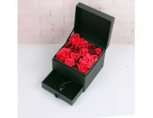 Hoa sáp thơm hay còn gọi là sáp thơm vĩnh cữu là sản phẩm được tạo hình đẹp mắt và sống động cùng hương thơm quyến rũ, là quà tặng thú vị mà bạn có thể lựa chọn để dành cho người mà mình yêu quý.