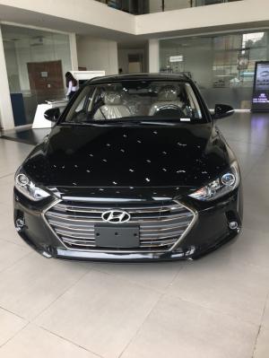 Elantra 1.6 MT 2018 xe có sẵn,giao ngay, vay ngân hàng với lãi suất cực ưu đãi chỉ tại Huyndai Bình Dương.