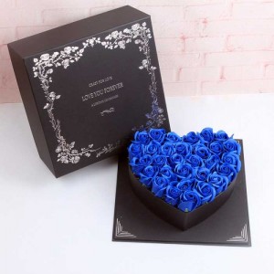 - Hoa sáp thơm hay còn gọi là sáp thơm vĩnh cữu là sản phẩm được tạo hình đẹp mắt và sống động cùng hương thơm quyến rũ, là quà tặng thú vị mà bạn có thể lựa chọn để dành cho người mà mình yêu quý.