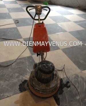 Tư vấn múa máy hút bụi & chà sàn cho dịch vụ vệ sinh
