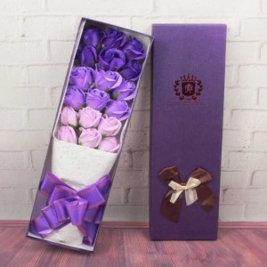 Với màu sắc tự nhiên, đẹp mắt, được tạo hình khéo léo từ sáp, có thể lưu được hương thơm từ 2 - 3 năm, hoa hồng sáp trái tim sẽ giúp bạn gửi gắm những thông điệp đến yêu thương đến người nhận