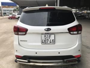 Bán Kia Rondo GAT 2.0AT màu trắng máy xăng số tự động sản xuất 2017 biển Sài Gòn mẫu mới
