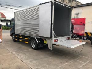 Xe tải thùng kín bửng nâng Tera240l