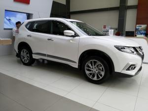 NISSAN X-TRAIL 2.0 SL PREMIUM, xe giao ngay, giảm ngay 55 triệu, vay 80%