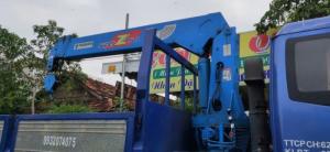 Cần cẩu gắn trên xe