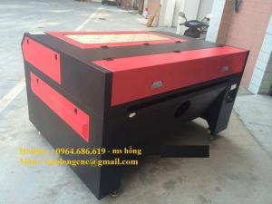 Máy cắt vải laser, máy cắt laser 1390 cắt quảng cáo giá rẻ tại Quy Nhơn