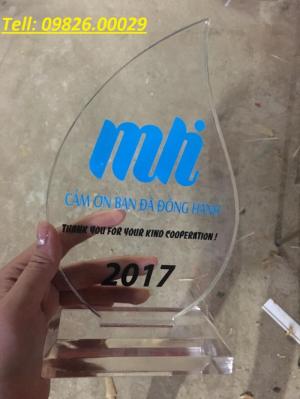 Quà tặng kỉ niệm chương, cup lưu niệm gia công theo yêu cầu