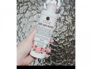 Dầu gội Bưởi ngăn ngừa rụng tóc
