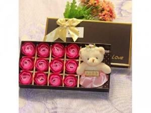 Hoa Hồng Sáp 12 Bông Kèm Gấu Sweet Love