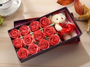 Hoa Hồng Sáp 12 Bông Kèm Gấu Sweet Love