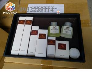 Bàn chải, dầu gội, sữa tắm, bộ amenities phòng tắm