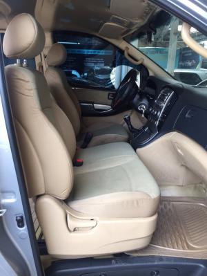 Bán Hyundai Starex 2.5MT máy dầu số sàn màu ghi xám 9 chỗ nhập Hàn Quốc 2015