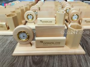 Quà gỗ để bàn, khắc laser logo theo yêu cầu