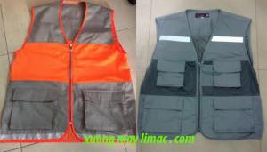 Sản phẩm bảo hộ lao động áo ghi lê cho kỹ sư , cho tổ trưởng
– Quần áo bảo hộ lao động
– Áo bảo hộ
– Đồng phục công nhân
– Áo ghile phản quang
– Áo ghile kỹ sư
- Áo ghi lê lưới
– Giày bảo hộ
– Nón bảo hộ
– Găng tay bảo hộ
– Kính bảo hộ