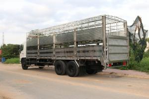 Xe tải HINO FL thùng chở heo