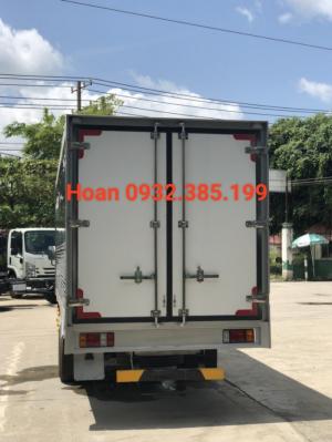 Xe tải thùng kín Isuzu 1,9 tấn thùng dài 6m2 Nk490SL