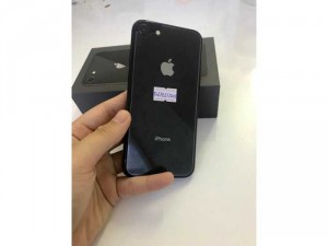Iphone 8 màu đen 64gb