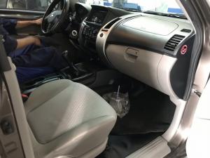 Bán Mitsubishi Pajero Sport 2.5MT số sàn máy dầu sản xuất 2016 biển Sài Gòn VIP màu nâu titan chạy 36000km