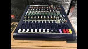 Mixer Soundcraft MFX 8/2