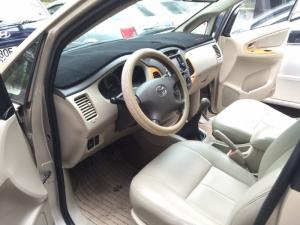 Cần bán xe Toyota Innova 2.0 G năm 2011, màu vàng cát