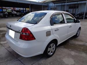 Gia đình cần bán Gentra 2011, số sàn, màu trắng còn đẹp như mơ luôn