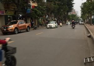 Bán mảnh đất phố Trần Quang Diệu, vỉa hè rộng, mặt tiền to, ô tô tránh, KD đỉnh