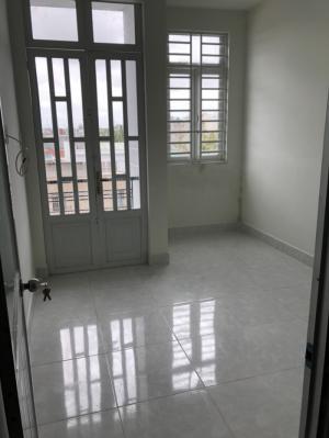 Nhà giá rẻ Huỳnh Tấn Phát thị trấn Nhà Bè, dt:3,2x7m, trệt 1 lầu+2pn+2wc. sổ hồng đầy đủ