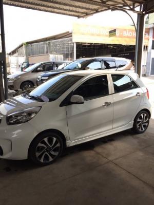 Bán Kia Morning SI 1.25MT màu trắng số sàn sản xuất cuối 2016 mẫu mới mâm xoắn