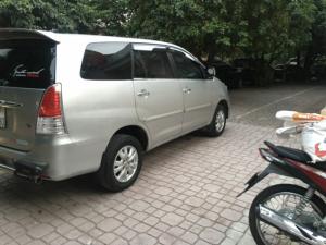 Bán xe TOYOTA INNOVA 2.0G màu ghi bạc, sx cuối 2011, một chủ sử dụng