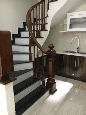 Nhà đẹp ngõ phố 124 Âu Cơ, mới về ở luôn 43m2 x 4 tầng