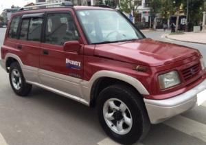 Gia đình cần bán Vitara 2005, số sàn, hai cầu, màu đỏ