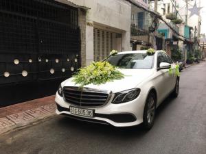 Chuyên cho thuê xe hoa, xe rước dâu Mercedes E200