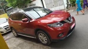 Cần bán xe Nissan X-trail đời 2017 đk 2018 số tự động màu đỏ