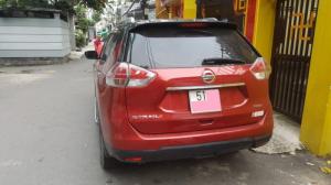Cần bán xe Nissan X-trail đời 2017 đk 2018 số tự động màu đỏ