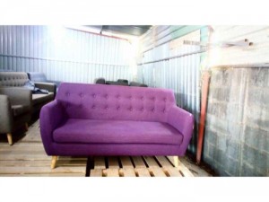 Ghế sofa băng dài chân gỗ cao thoáng,bọc vải cao cấp