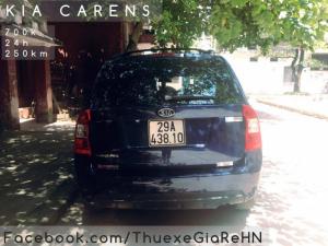 thue xe tu lai 7 cho KIA Carens gia 700k