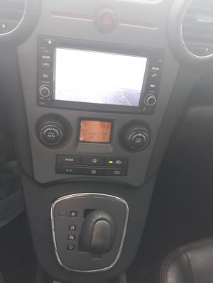 Cần bán Kia Carens SX 2.0 AT 2WD 2013, màu trắng , 446tr còn thương lượng cho ae thiện chí đến xem xe