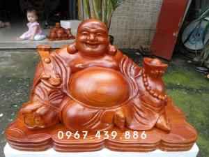 Phật Di Lặc ngồi cầm gậy như ý ngang 50cm - T30H50