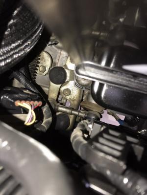 Cần bán xe Toyota Vios 1.5 E năm sản xuất 2007, màu bạc, giá tốt