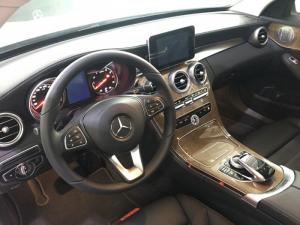 Mercedes-Benz C250 - hổ trợ vay vốn 80%, lãi suất ưu đãi nhìu gói, chỉ cần 350 nhận xe ngay