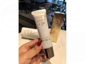 Kem chống nắng clé de peau spf50+ pa++++